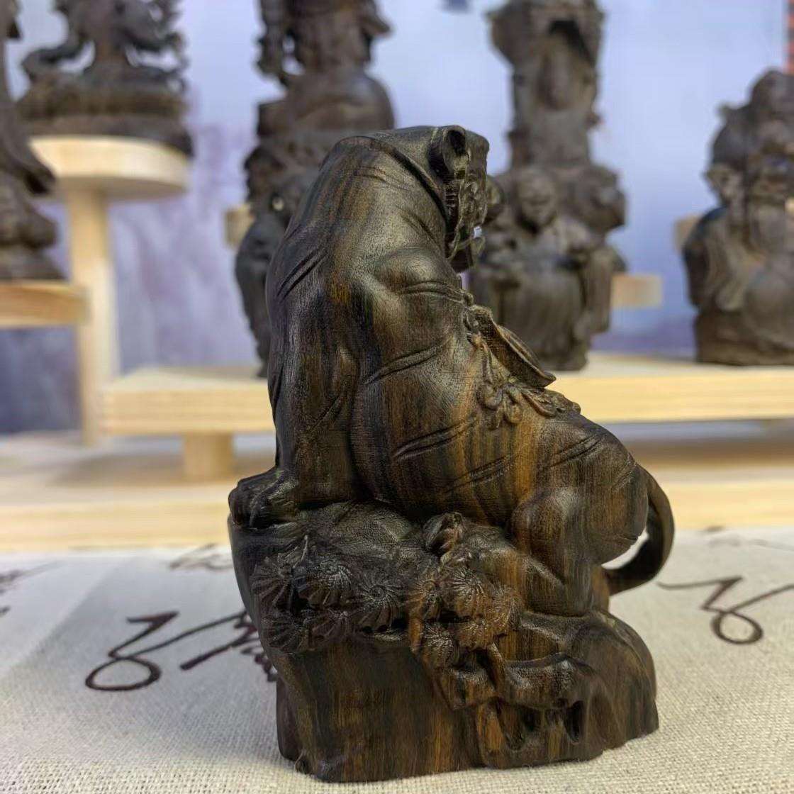 天然沉香木雕老虎上山摆件实木雕刻工艺品家居装饰品车载家居装饰