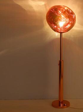 北欧客厅橘色熔岩落地灯设计师设计感创意沙发展厅样板房艺术橙色