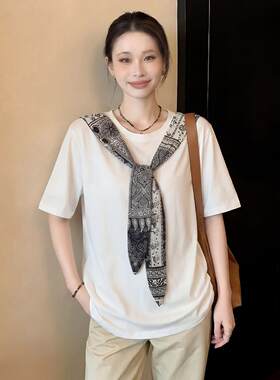 大码女装设计感印花丝巾短袖T恤夏季胖mm显瘦遮肚巨好看别致上衣
