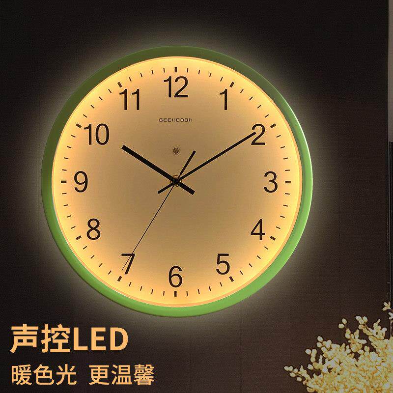 带灯挂钟夜光led数字时钟挂墙创意时钟壁灯钟表客厅2023新款静音