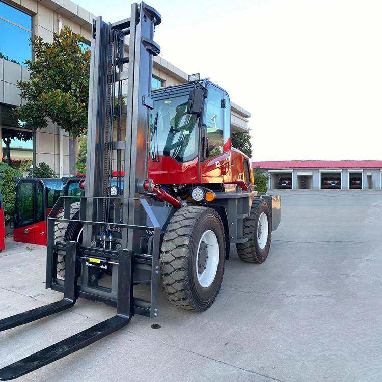 厂家现货驱3吨越野叉车工地四驱越野叉车多功能越野叉车