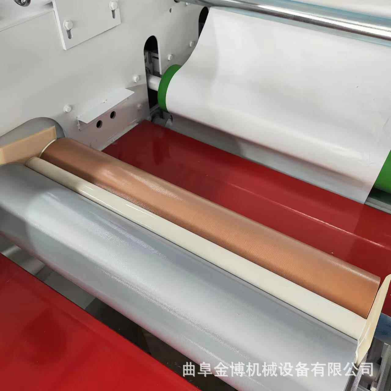 冷胶涂胶木饰面贴面机碳晶板竹炭纤维板覆膜机全自动板材贴膜机