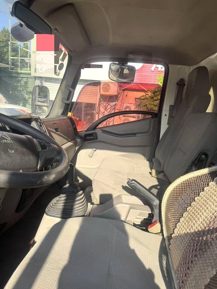 1月6日厦门处置江铃凯运厢式货车网络拍卖公告