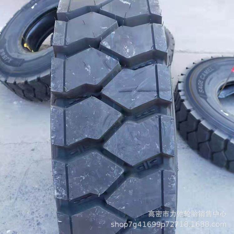 1200R20钢丝胎中短途货车自卸车轮胎花纹加深大载汽车轮胎1200r20