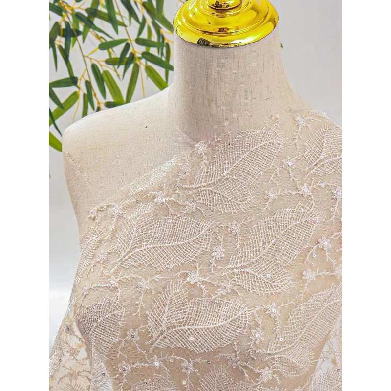 厂家直销 新款亮片绣花布料 刺绣网纱 蕾丝花边面料 六叶树枝花绣