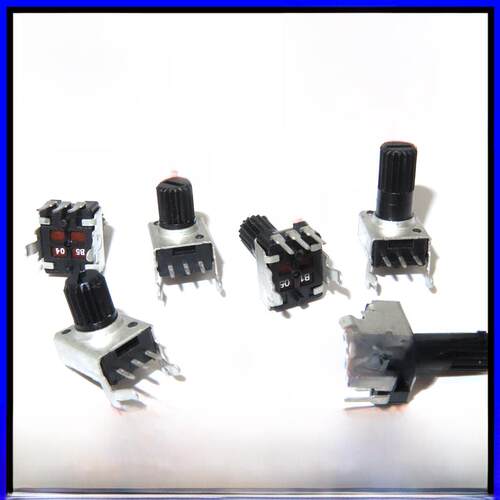 Rv09型电位器1K/5K/10K/50K/100K103垂直/水平0932电位器12.5mm