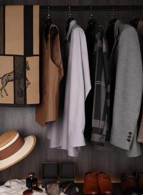 样板间艺展衣帽间男士摆件西服样板房轻奢衣服展厅衣柜软装装饰品