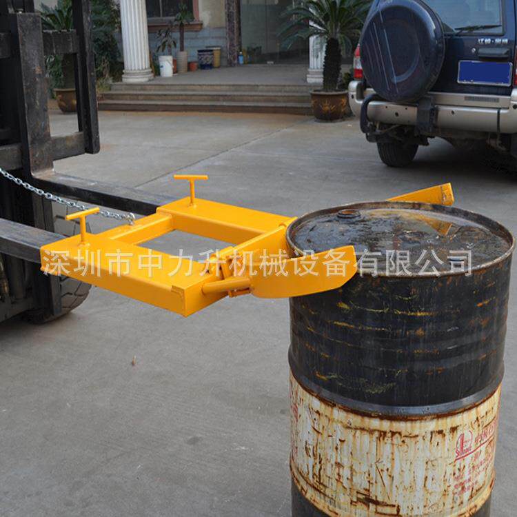 叉车桶钳夹具 油桶搬运夹 简易油桶抱夹器 抱箍式油桶夹