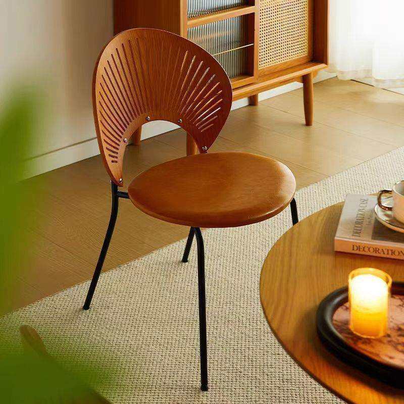 北欧实木餐椅家用网红贝壳餐桌椅轻奢现代简约椅子靠背复古太阳椅
