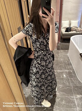 Coex Mall 首尔 ◆夏天条~韩国2026优雅黑色V领碎花连衣裙女