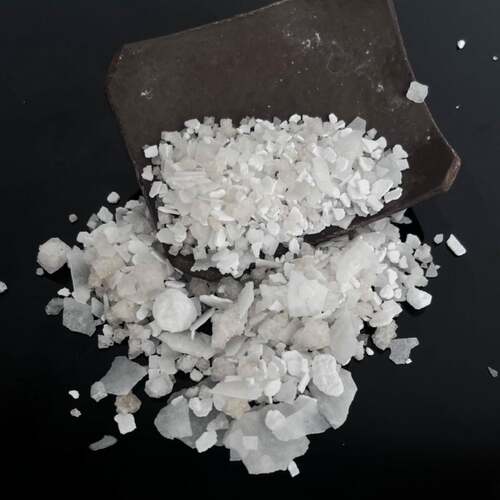 环保型融雪剂生产厂家工业级氯化钠氯化钙氯化镁混合融雪剂融冰剂