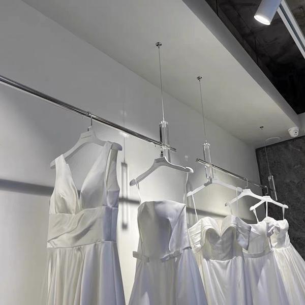 不锈钢亚克力婚纱展架橱窗挂衣架吊顶婚纱架礼服悬挂架钢丝绳吊杆