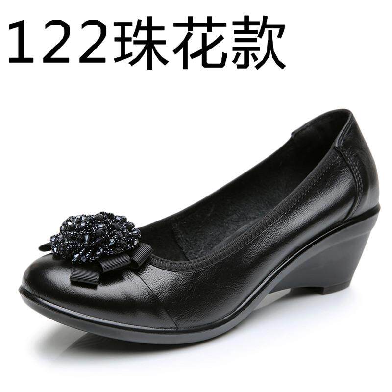 正品圆采购产品春季真皮中老年妇母女鞋，中跟坡跟女皮，浅口软底