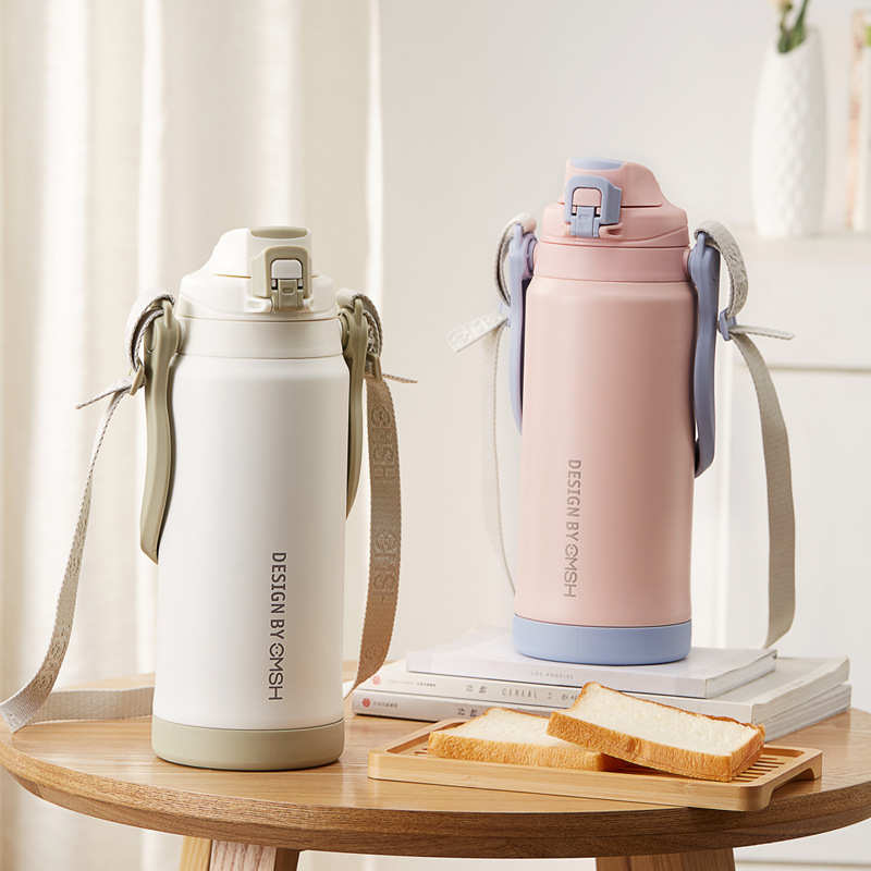 草莓生活创意保温壶大容量不锈钢真空热水暖壶弹盖便携水壶带提手