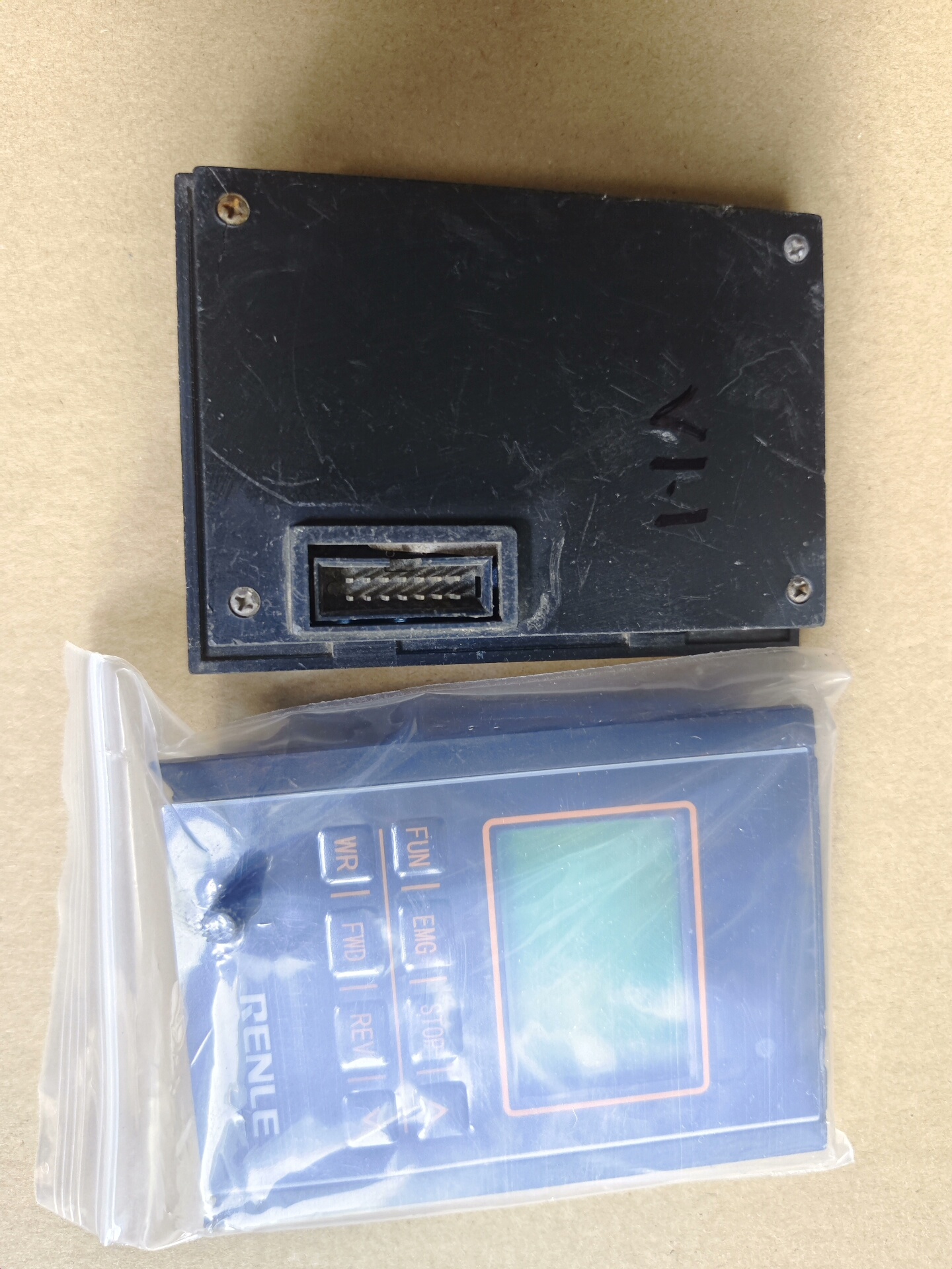 雷诺尔变频器面板。版本号：RNB  V1.1。二手拆机功能包
