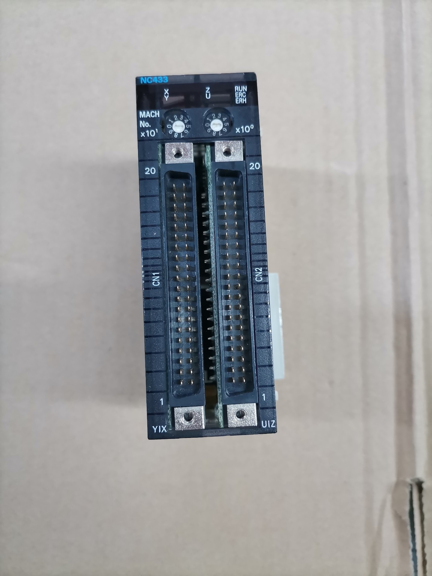 欧姆龙模块CJ1W-NC433功能包好，成色新，实物图