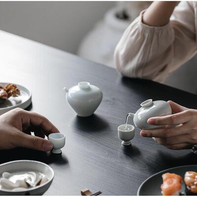 陶瓷小酌酒具套装一壶一杯酱香型一人饮专用家用酒器高脚酒杯酒壶