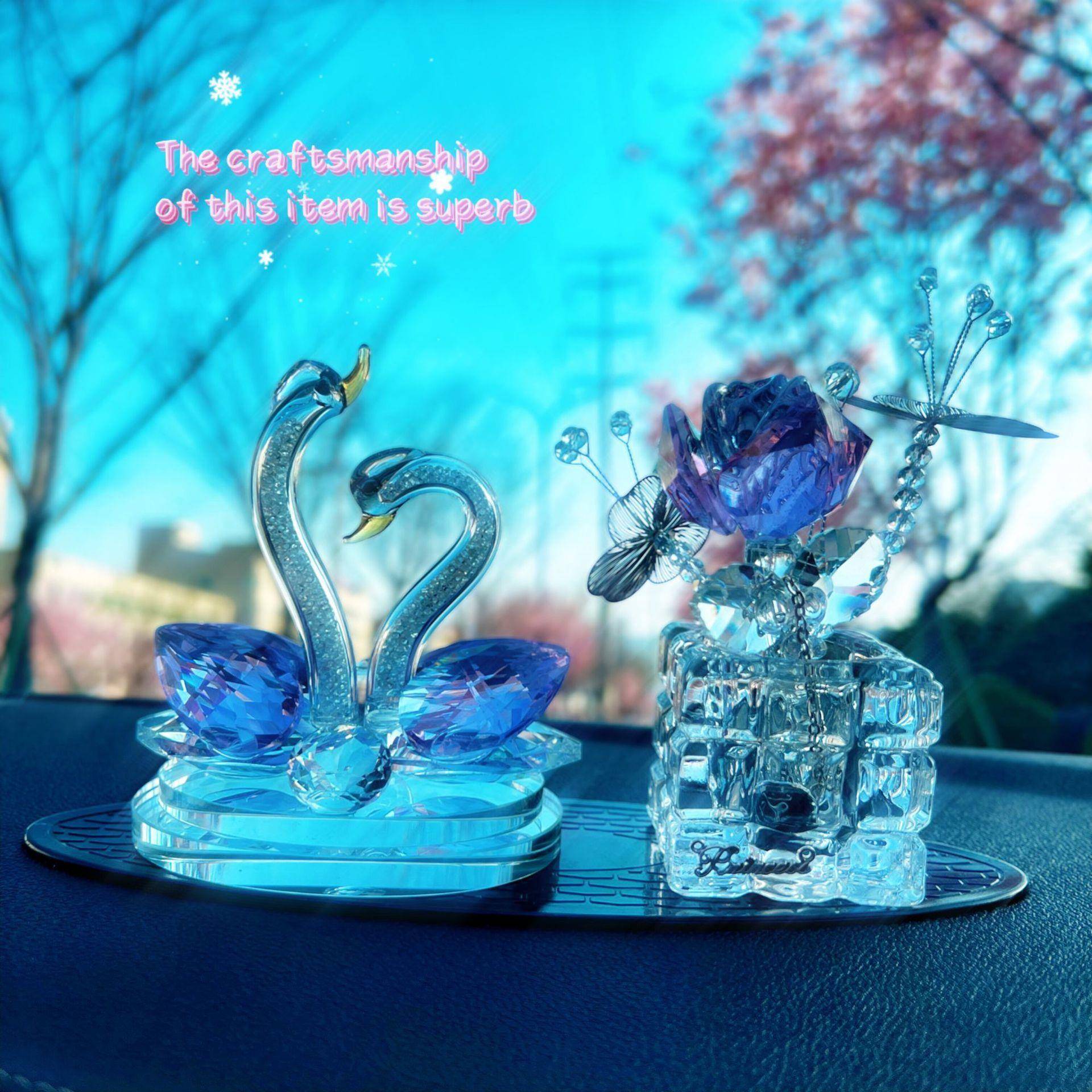 轻载奢台水晶玫瑰花天鹅内摆件高工厂直发档装饰车车用品中控饰品