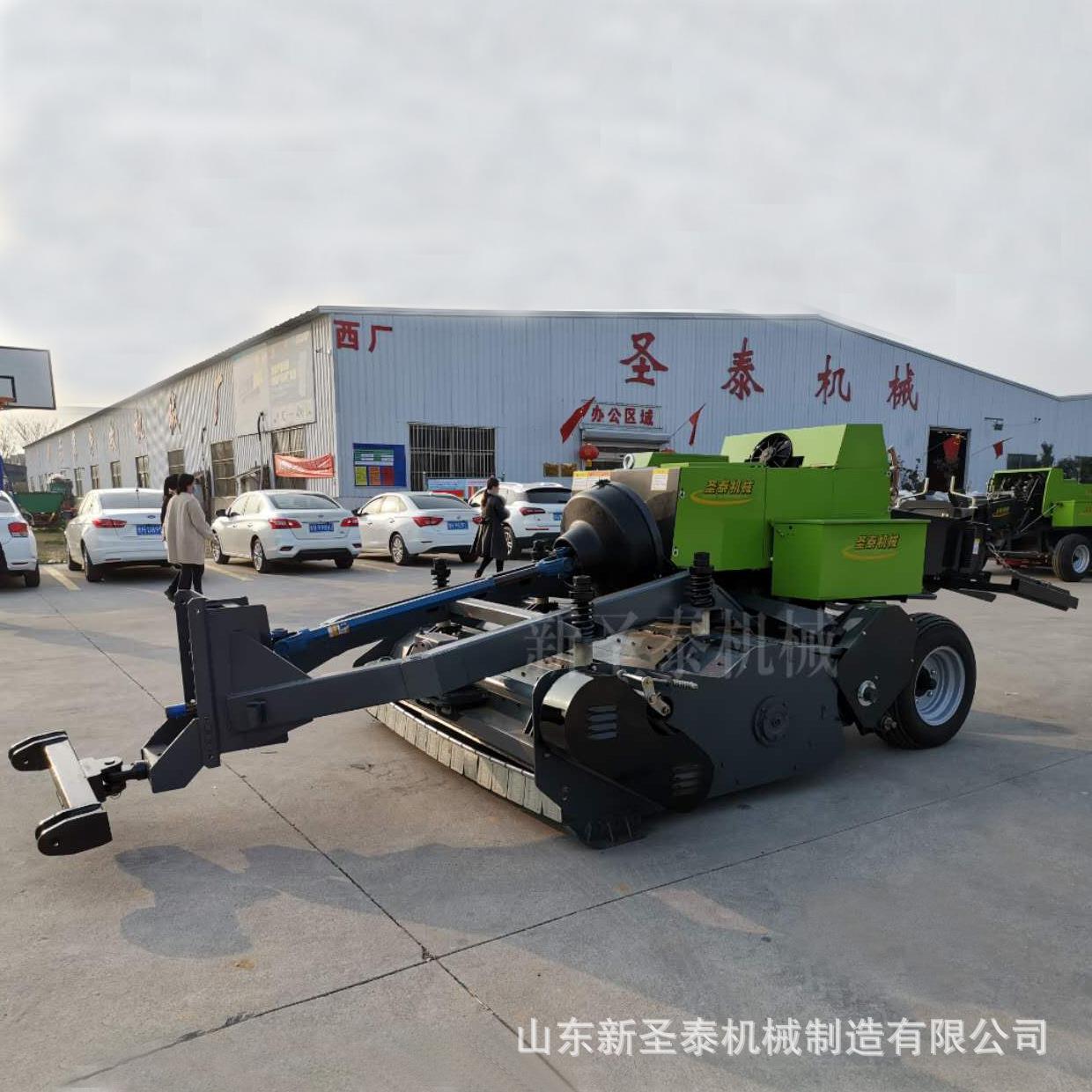 四轮带秸秆捡拾方捆机现货自动化捡拾秸秆方捆机新款打包机视频
