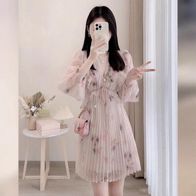 欧洲站春装女2026年新款女茶歇法式高级感小个子长袖碎花连衣裙子