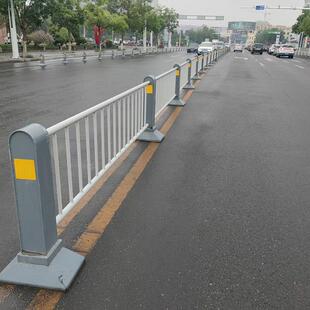 人行道机非隔离护栏 城市道路隔离墩栏杆 公路交通双圆管围栏