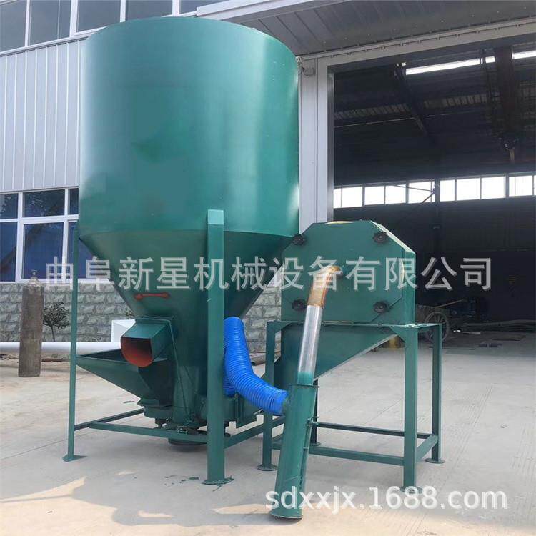 自吸式玉米粉碎搅拌机立式饲料混合机无尘大型饲料粉碎搅拌一体机