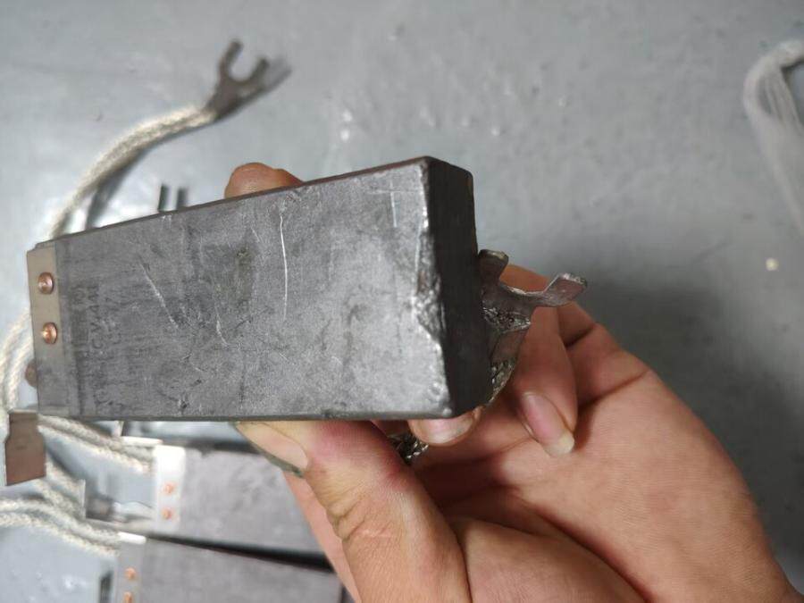 3月24日东莞市处置配件风电碳刷7个网络拍卖公告