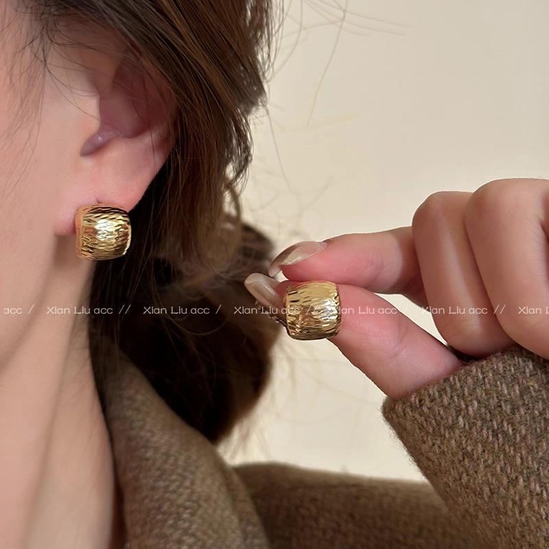2024小众高级金属耳环新款金色轻