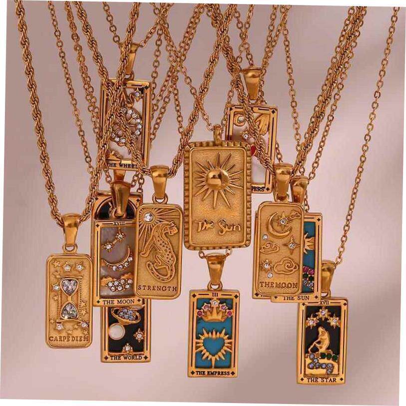 Stylish vintage rectangular zircon Tarot necklace塔罗牌项炼