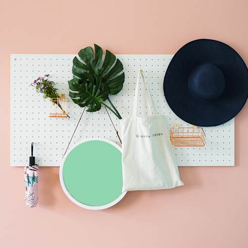 厂家直销北欧装饰厨房一字隔板实木收纳墙上置物架木质洞洞板现货