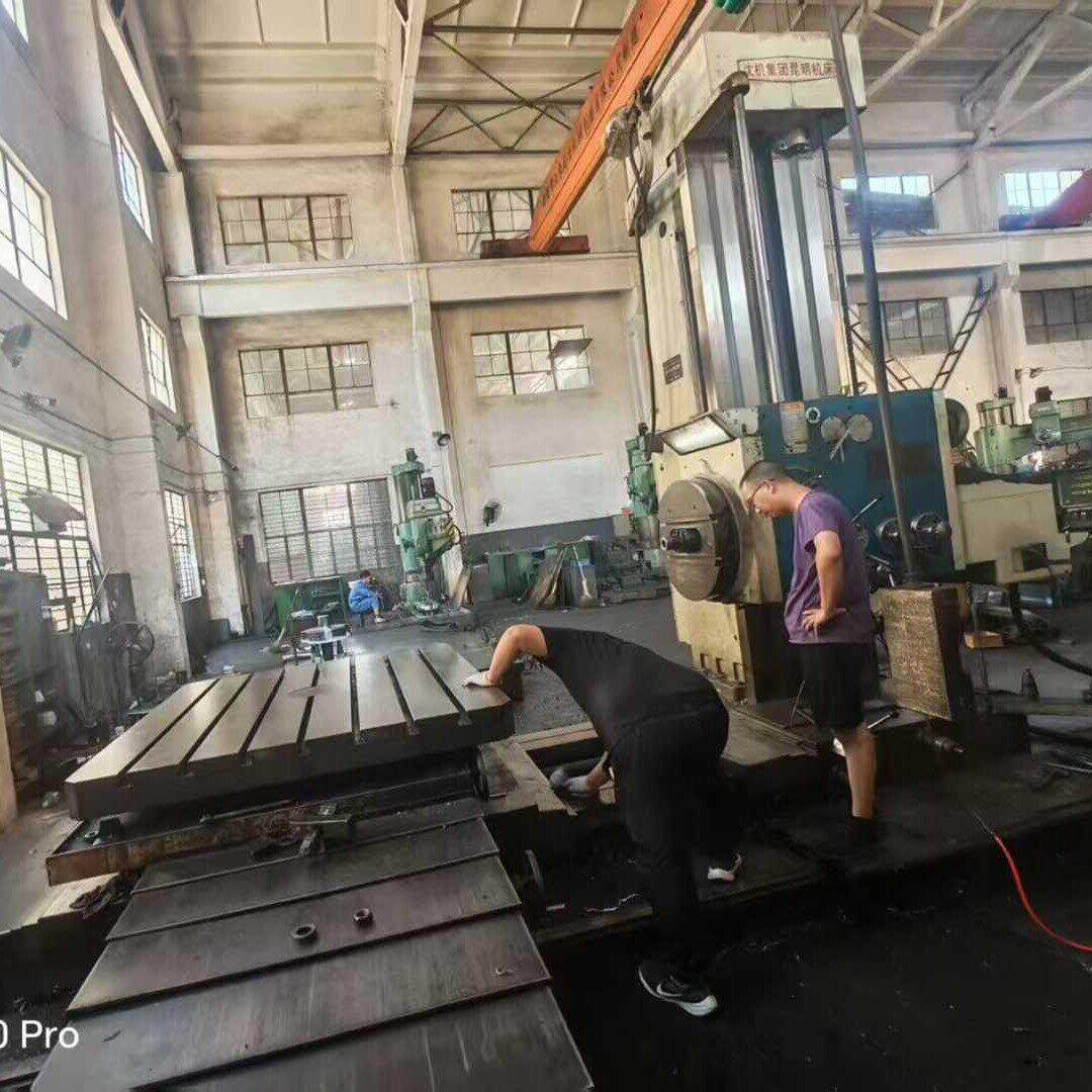 转让二手沈机TX6113C-2数显卧式镗床主轴直径130现货