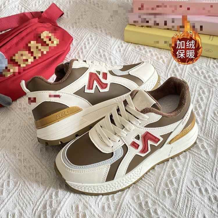 小众加绒厚底老爹鞋女2025冬季新款爆款轻便休闲增高跑步运动棉鞋