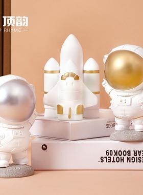 宇航员太空人工艺品飞机装饰摆件