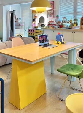 北方欧多巴胺长形餐洽桌实木谈桌客厅桌简约书家用小646户型吃饭