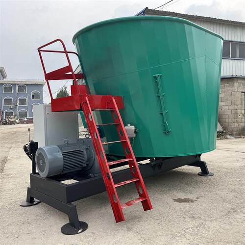 立式双绞龙拌TMR搅拌秆机四角TQX称全重日粮料机牛羊秸粉碎拌草机