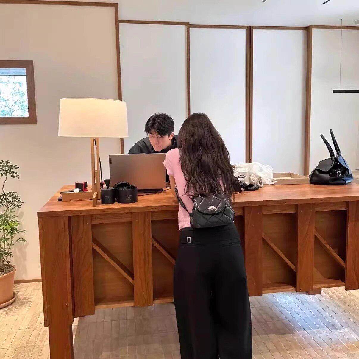 中古风服装店收银台吧台桌中岛柜收款桌陈列柜展示台前台柜台