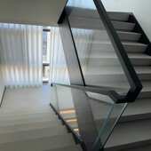 别墅楼梯玻璃扶手厂家 室外阳台不锈钢栏杆 上海预埋钢槽钢板楼梯