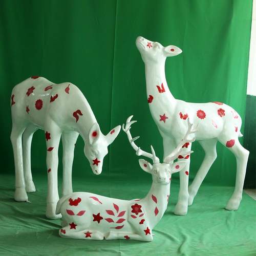 户外彩绘梅花鹿摆件仿真动物玻璃钢雕塑园林庭院别墅酒店景观装饰