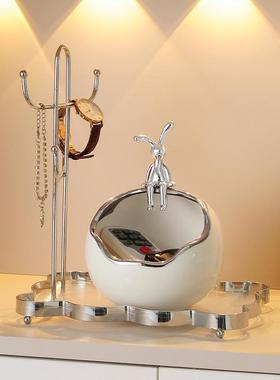 入门玄关摆件门口放钥匙神器挂免打孔创意收纳筐现代轻奢收纳装