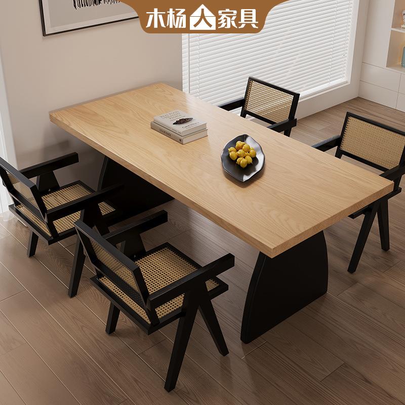 现代简约实木餐桌带椅子黑色小户型靠墙饭桌家用白蜡木餐桌原木风