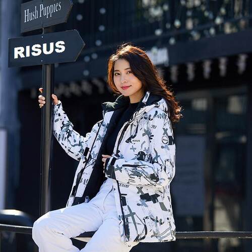 滑雪服女单板双板登山户外滑雪防风防水保暖