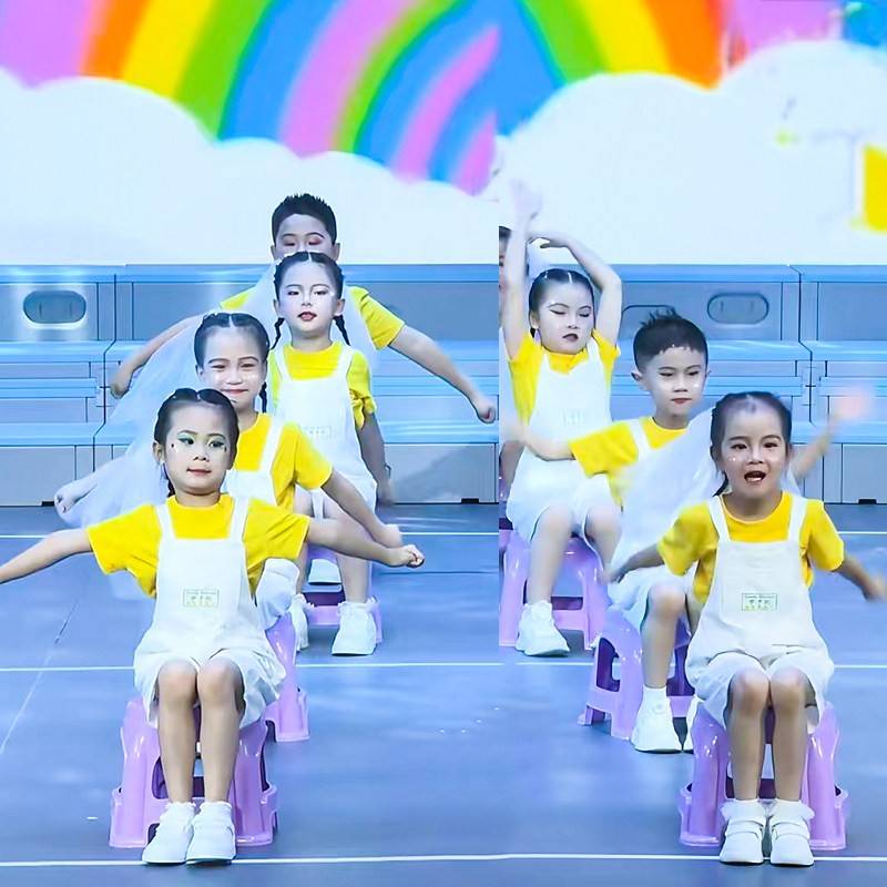 幼儿园毕业在这个夏天舞蹈服六一儿童可爱抱婴袋裤演出服夏黄色短
