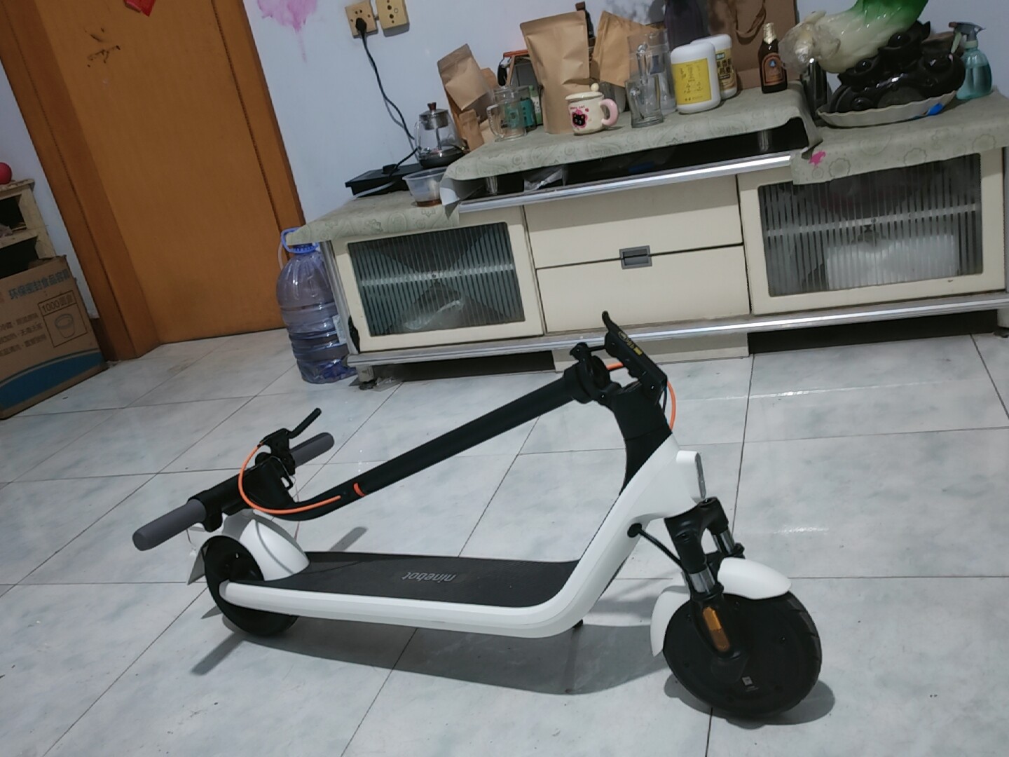 Электросамокат Ninebot E2 Plus Обновленная Версия: Двойная Амортизация, Светодиодная Подсветка, Складной – Идеален для Городских Поездок и Коммутирования photo review