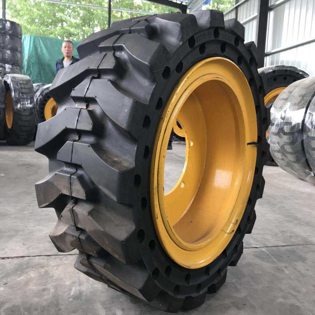 12-16.5山猫滑移装载机实心胎 33*12-20 工业叉车装载机轮胎