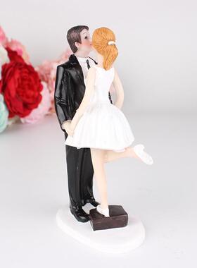 新郎新娘蛋糕人偶装饰品 站箱亲吻 树脂摆件 蛋糕顶装饰