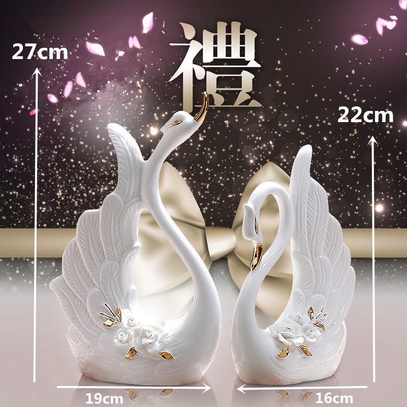 高档欧式陶瓷天大摆件结婚礼物新装婚庆客厅卧酒家居工艺鹅饰送柜