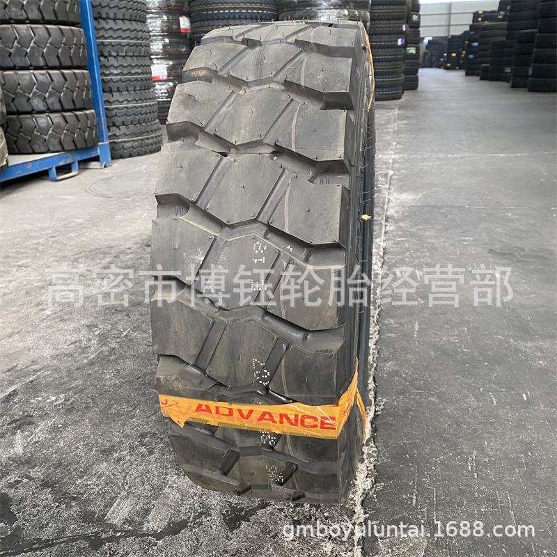 前进28×9R15全钢丝充气叉车轮胎815R15 650R10工业拖车轮胎GLR07
