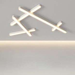 线形线条灯具吸顶灯客厅灯感现代简约大气2024新款 极简无主灯