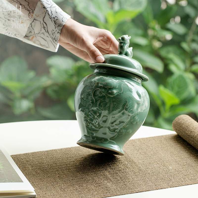 山鼎越窑青瓷茶叶罐密封罐家用陶瓷浮雕麒麟储物罐手工大号储茶罐