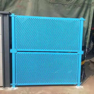 车间装配式围挡锌钢安全门防风冲孔隔离钢结构施工装配式围栏挡板